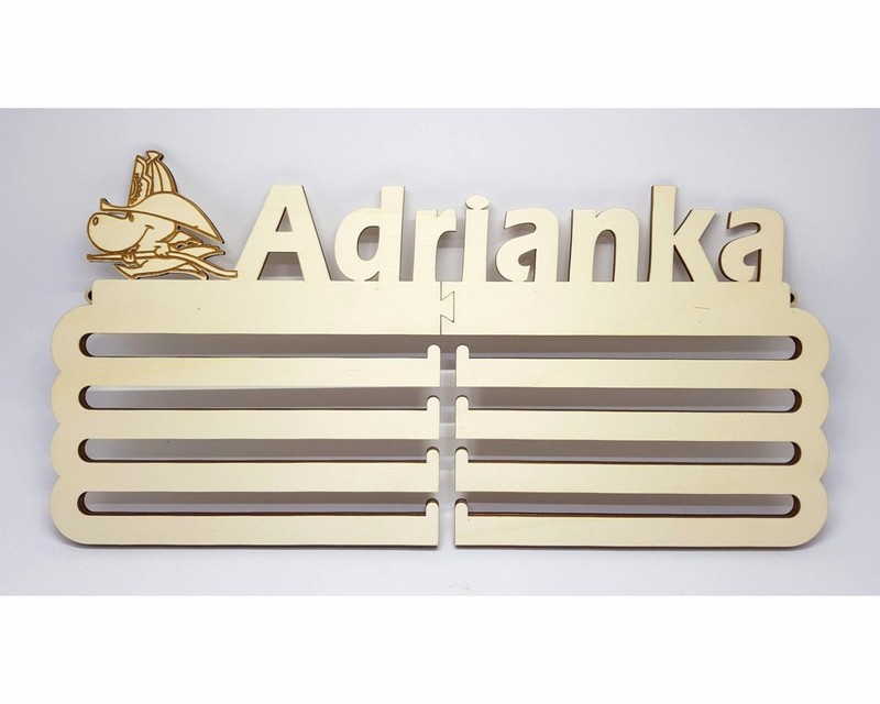 Věšák na medaile pro malé hasiče 1